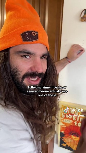 How to Hammer a Nail Correctly in a Wall