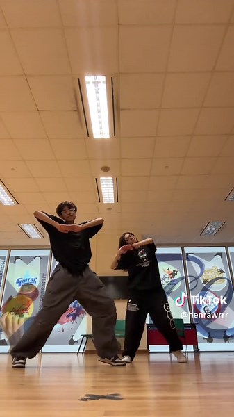 Extra Dance Tutorial Featuring Jennie's BLACKPINK Style