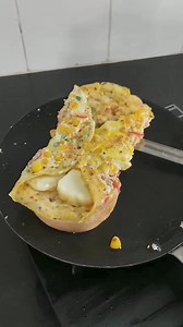 1.3M views · 10K reactions | Cheese Corn omlette burger Dm for credit or removal #cheese #burgers #reels #reelsinstagram #trent #trending #trendingreels #vlogqueensmini | Pizza dayz | Facebook