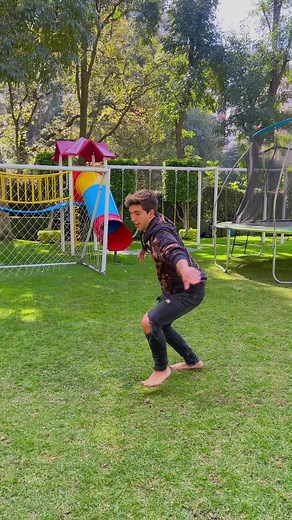 4.7M views · 407K reactions | No es acróbata pero lo intenta殺❤️ | Mariano Razo | Facebook