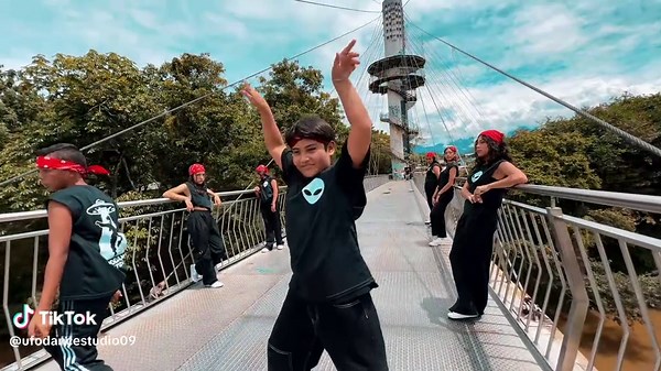 Primer Video Oficial de Nuestros Niños en UFODANCE