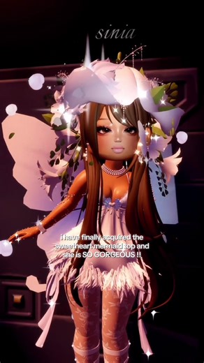 Showcasing the Sweetheart Mermaid Top in Royale High