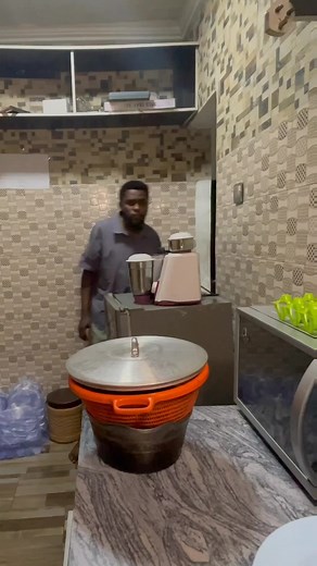 907K views · 10K reactions | Catch in the act. 藍 | Mark Angel | Facebook