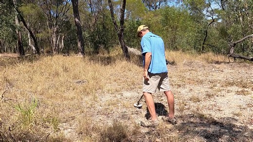 Is mineralised soil throwing off your hunt ? ⛏️ With highly mineralised ground, some detectors lose depth and accuracy, but not the Garrett Vortex. Thanks to its MD-MF Technology, Vortex maintains strong detection depth and reliable Target ID even in the toughest soil conditions. When the ground works against you, Vortex keeps you one step ahead. Search Smarter. Hunt Deeper. Find More. 🌪️ Available in your country : https://regton.com/garrett-vortex #TreasureHunt #Exploration #vortex #detector 