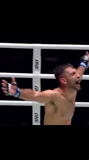 Chris Forster on Instagram: "Happy Friday Everyone #muaythai #onechampionship #proudcoach #gorillasupplementsthailand #venumtrainingcamp"