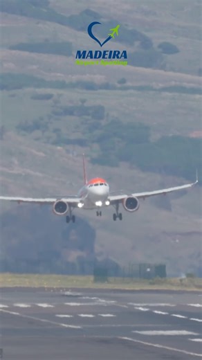 EasyJet Airbus A320N landing at Madeira Airport runway 23