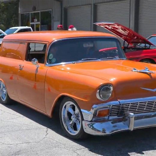 1956 Chevy Sedan Delivery arriving at the cruise in #1956chevy #chevybelair