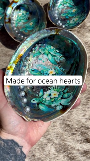 Paua Shell with Sea Turtles, Manta Rays & Pearls 🐚 Ocean Inspired Shell Art