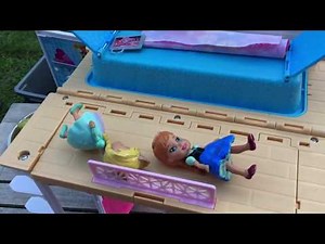 Sleep over in Elsa house/Anna & Anna toddler visit Elsa & Elsa toddler / they have fun and presents