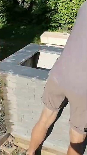 Hochbeet selber bauen / Raised bed diy #shorts