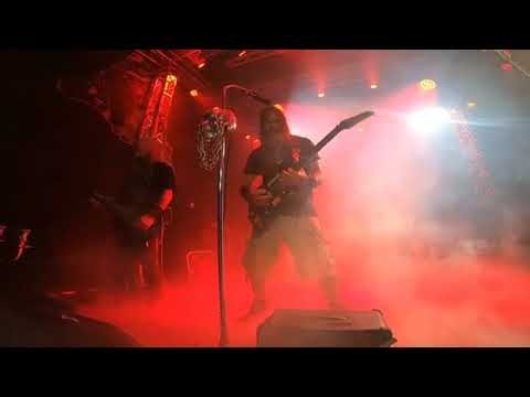 Red lights. Fog. Riffs. 🔥 | Salem's Lot live #shorts