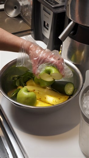 Getting your greens in has never been this easy (or this delicious) 🥤 | Red Mango