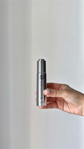 MONAT México on Instagram: "✨ Un cabello que se siente tan bien como se ve. El secreto detrás de ese brillo saludable tiene nombre: Rejuvenique™️. Una mezcla de más de 13 aceites naturales que nutren, reparan y devuelven la vida a tu cabello. . . . #MONAT #MONATMéxico #Rejuvenique #CabelloSano"