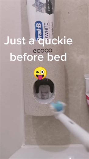 Just a quick one 😜💐 #tiktokmademebuyit #lifehack #fyp #teethwhitening #teethcleaning #perfectforchildren #homedecor #homedesign #lifehacks