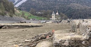 Dal Lago di Resia riemergono i resti della vecchia Curon