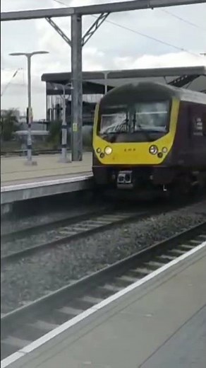 A Class 360 Passes Brent Cross West #trains #trainspotting #trainspottinguk #london