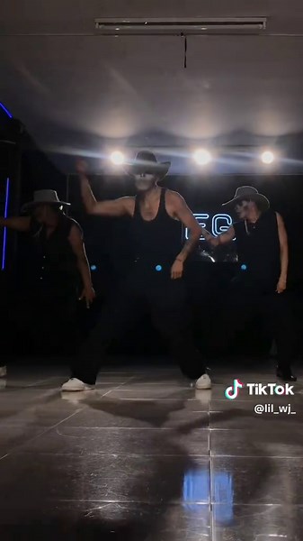 Vaquero Dance Trio: Unique Choreography with Three Dancers