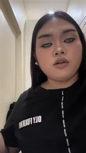 Dark Feminine Makeup Tutorial Inspired by Adriana Lima