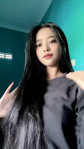 1.7K views · 159 reactions | #longhair #bundrop #beautifullonghair #rapunzel #hairplay #Myanmar #beautiful_long_hair | Elegant Myanmar Long Hair Lady | Facebook