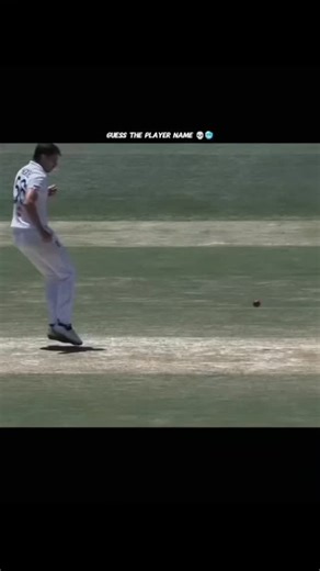 Shahil Alam on Instagram‎: "در سواحل انزونزی، ماهیگیری موجودی را در ساحل کشف کرد که محلی‌ها آن را «ماهی زامبی» نامیدند. جالب اینجاست که این ماهی کاملا فاقد اندام‌های داخلی است، اما همچنان حرکت می‌کند و حتی شنا می‌کند، که سوال واقعی و منطقی را به وجود می‌آورد: چگونه چنین چیزی ممکن است؟ زیست‌شناسان می‌گویند احتمالا درون این ماهی انگل‌هایی وجود دارد که قادرند حرکات آن را حتی پس از مرگ کنترل کنند. اما این پدیده به ندرت در حشرات دیده می‌شود و در ماهی‌ها برای اولین بار است. و اگر این گونه‌ای ناشناخته 