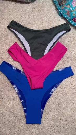 Unique Swimwear: The Difference Between Seamless and Normal