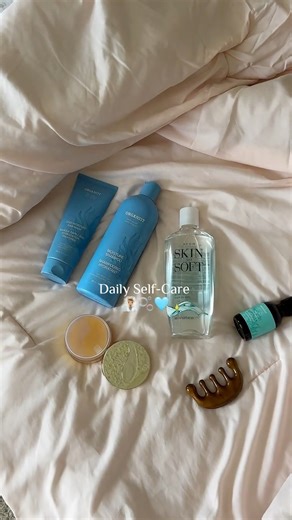 A moment for YOU 🧖‍♀️🫧 Stock up today bit.ly/4rnaqKJ on self-care favorites for FREE shipping on $25 with code EMPOWER26 and $15% OFF $40 when you use WOMEN40. 🩵 Canada French Codes: AUTONOMIE26 FEMMES40 @levus.vlog | Avon