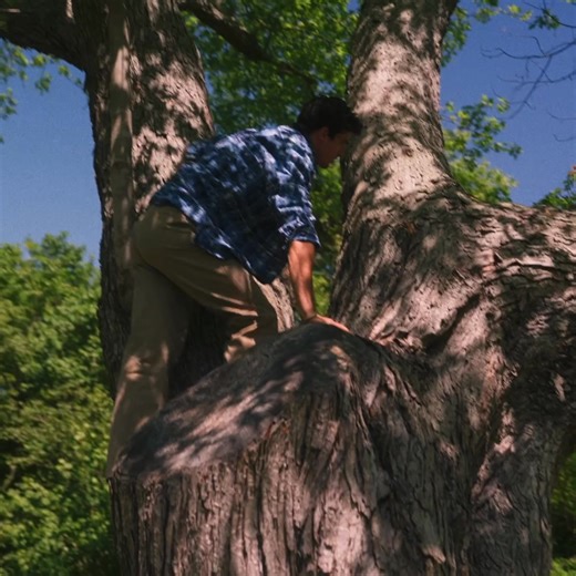 Endless summer: We’re out East in The August Edit. | Banana Republic | Facebook