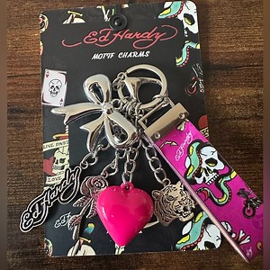 Ed Hardy Bag Charm Pink Heart and Silver Bow Tiger Rose Keychain NWT