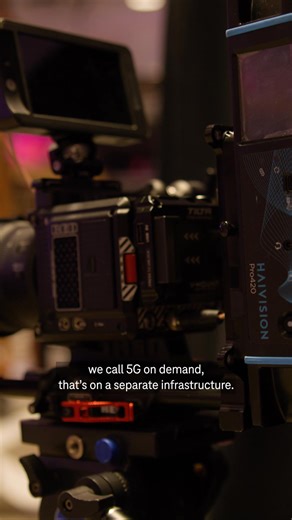At the 𝗧-𝗠𝗼𝗯𝗶𝗹𝗲 𝗜𝗻𝗻𝗼𝘃𝗮𝘁𝗶𝗼𝗻 𝗛𝘂𝗯, we’re showing how 5G can make a difference for businesses of all sizes: • Helping new tech like AR and automation run smoothly. • Making workplaces safer with smarter security tools. • Creating new ways to share live events and experiences. • Helping teams in the field stay better connected. With 𝗥𝗼𝗻 𝘃𝗮𝗻 𝗟𝗼𝗼𝗻 sharing his perspective, these innovations are built to spark new opportunities for business. 𝗧𝗵𝗶𝘀 𝗶𝘀 𝘄𝗵𝗲𝗿𝗲 𝗲𝗻𝘁𝗲