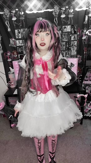 Here’s a really old Draculaura draft 😅💖🦇 my new wig looks so much better now 😮‍💨💗 ( Ignore tags ).....#alternative #goth #monsterhigh #spooky #monsterhighaesthetic #deftones #Egirl#emo#draculauraaesthetic #draculauracosplay #cosplayer #cosplay #Draculaura #dollcollectorsofinstagram #pastelgoth #draculauracosplay #coffin #PinkandBlack #pastels #Tattoos #Piercings #pinkandblack #monsterhighcomeback #vampiregirl #dollcollector #Vampire