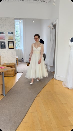 475 reactions · 106 comments | Missed the first anniversary for this beautiful bride. We loved her style. Her dress was pure silk organza with some lovely vintage style detailing with pearl buttons. . . #vintagestylewedding #pearl #silkorganza #silkweddingdress #bespokebride #weddingdress #tealengthweddingdress | Freja Designer Dressmaking | Facebook