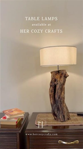 She walks by and the lamp wakes up…