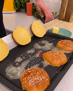 6.5K views · 31 reactions | Hamburger On Horseback! With perfectly crispy fries  | Chefclub Canada | Facebook