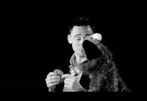 Cookie Monster learns a important lesson about self-control from Tom Hiddleston