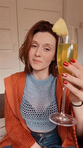 Nicole Tompkins on Instagram: "Cheers! December 22nd brings us our 22nd ink in the inkvent calendar! Ink: Pineapple Spritz. She hits the color of 2 really well for me so the perfect ink for the 22nd. Merry almost Christmas Eve’s Eve’s Eve! #ink #happy #inkvent #cheers"