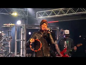 Buckcherry “Lit Up” live 2025