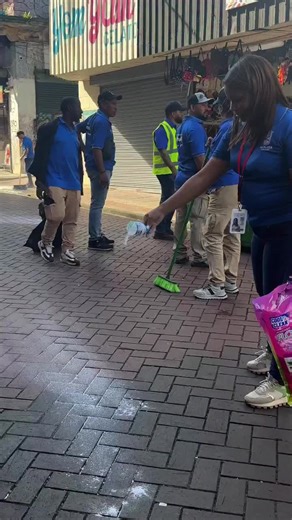 Clean streets and cared-for public spaces make a big difference. 🧹💦 This video is a simple reminder that keeping Panama City clean is a shared effort, and it helps create a safer, more welcoming place for everyone who lives here or visits. If you want trusted, verified local connections and reliable resources in Panama, join our community here: https://www.igopanama.com/join What would you prioritize first in your neighborhood: cleaner streets or more green spaces? 🎥 Credit: Alcaldía de Panam