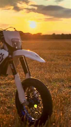 Explore the Husqvarna FE450 Supermoto Experience
