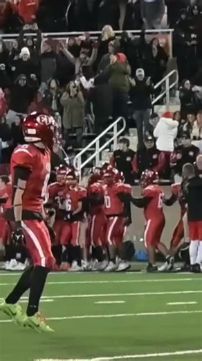 East Islip downs Half Hollow Hills East… wins D2 Suffolk County Championship, 24-17. Follow for highlights! 🔦 | MX2 Sports Media