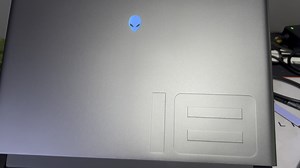 全新外星人M18R2 4090显卡顶配的两万多就可以拿下比国行外星人M18R2 4090五万多那款配置还要高！都是全新原装正品美版外星人M18R2 4090显卡