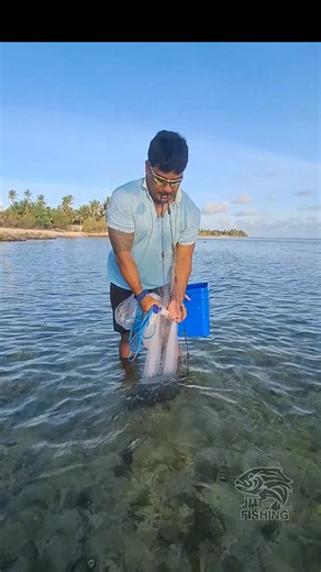 20K views · 617 reactions | Simple easy way to prepare and cast #castnetfishing #fypシ゚viral #followerseveryone #engagement#fishing #castnet #tutorial | JMT Fishing | Facebook