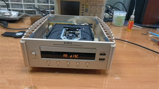 有认识这个品牌CD机的吗？