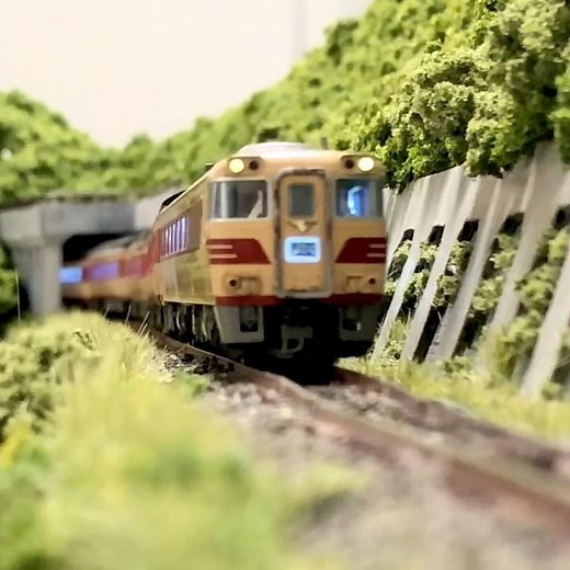 Kiha 181 series powerfully climbing mountain roads #n gauge layout #n gauge model train #diesel r...