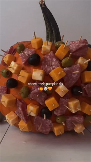 20K views · 78 reactions | Your fav fall party appetizer just got spookier.  Save this video for next time you’re on “app duty” to wow your best ghouls!  | Fetch | Facebook