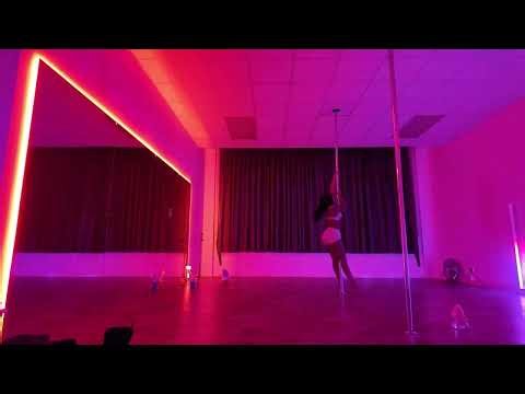 Going the Pole studio in Glasgow vlog. do you know you can self book and checkin at the pole studio?