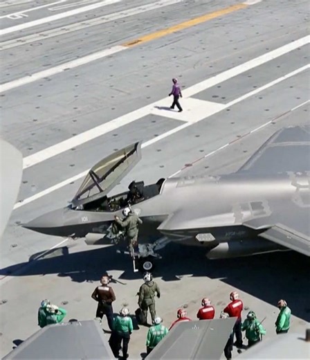 Statele Unite au plătit 3,7 miliarde de dolari pentru primele o sută de ore de război în Iran. Estimarea este făcută de Centrul pentru Studii Strategice și Internaționale, un redutabil think-tank american. Analiștii militari spun însă că aceste costuri uriașe nu reprezintă o problema pentru armata cu cel mai mare buget din lume: aproximativ 850 de miliarde de dolari, pentru anul în curs. În știre apar cmdr.(r.) Valentin Mateiu, analist militar și Iulian Chifu, fost consilier prezidențial. #iran 