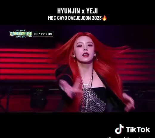 Hyunjin and Yeji Performance