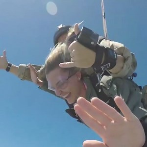 Watch Lexi Thompson skydive onto a golf course for her Kingsmill Championship pro-am tee time