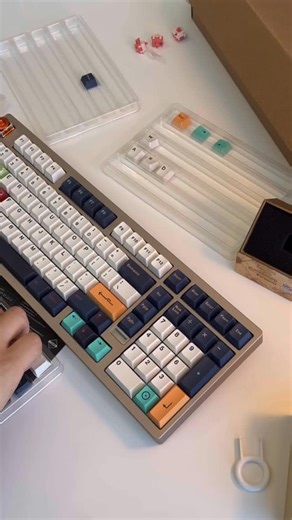 Soulmiekeys on Instagram: "Great weekend plans Toronto for a date or with friends!! 💗 Custom Keyboard workshop at unit 218, 3459 Sheppard Ave E, Scarborough 💡💡choose the Barebonex switches and key cap set and Build your’s one-of-a-kind 📅Appointments: https://soulmiekeys.com/products/appointment 🔧Build with love, type with care🩷 #keyboard #customized #torontolife #gift #workshop"