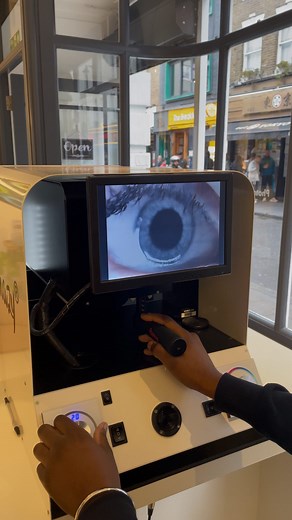 No one likes a quick finisher 🙊… … well, this might be true in some cases 👀 but we loveeee showing you your final creations ✨ best thing yet, it takes only 20-30 minutes for the magic to unfold 🥰 👉🏼 5 Eyes per creation 👉🏼 Ages 4 📍 Eyemazy Soho, London, W1D5JF #eyemazy #eyemazysoho #thingstodoinlondon #londonactivities #explorelondon #visitlondon #soholondon #coventgarden #daysoutlondon #halftermlondon #londonwithkids | Eyemazy Soho